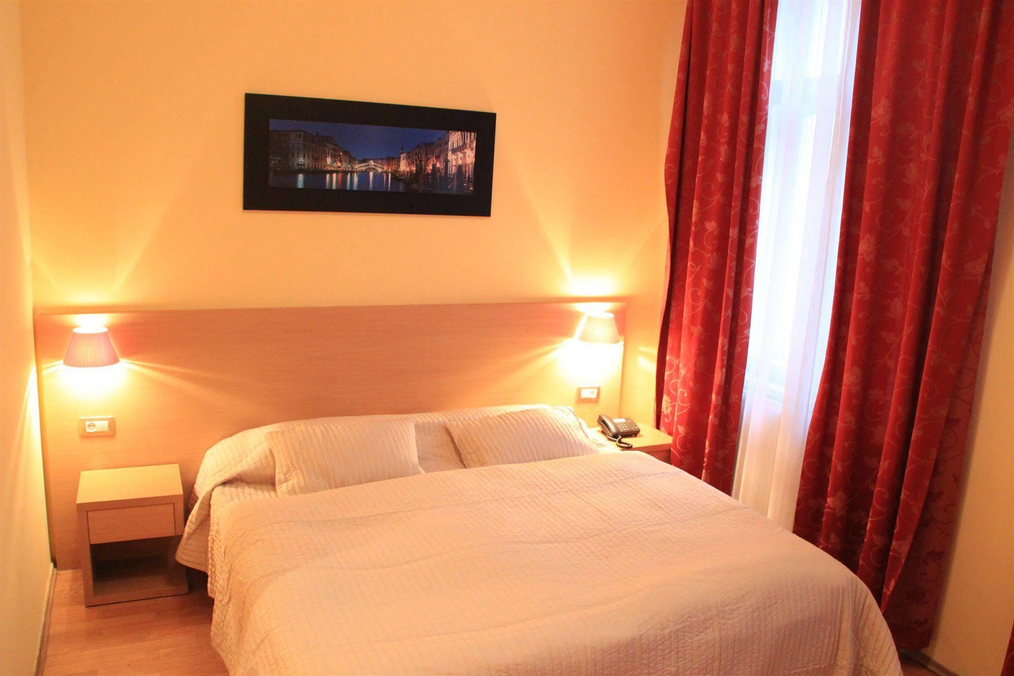 City Lounge Hotel Prague Exterior photo